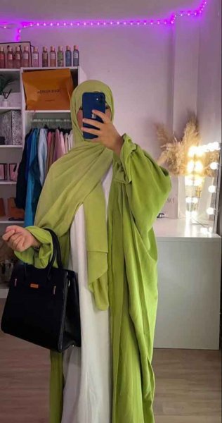  عکس پروفایل دختر با حجاب با گل