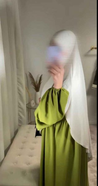  عکس پروفایل دختر با حجاب با گل