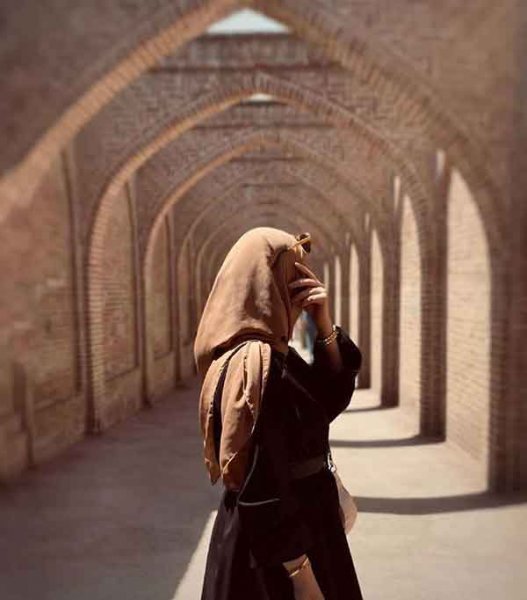  عکس پروفایل دختر با حجاب با گل