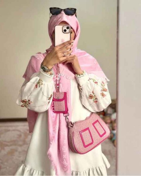  عکس پروفایل دختر با حجاب با گل