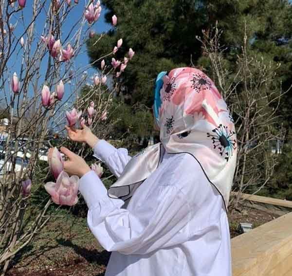  عکس پروفایل دختر با حجاب با گل