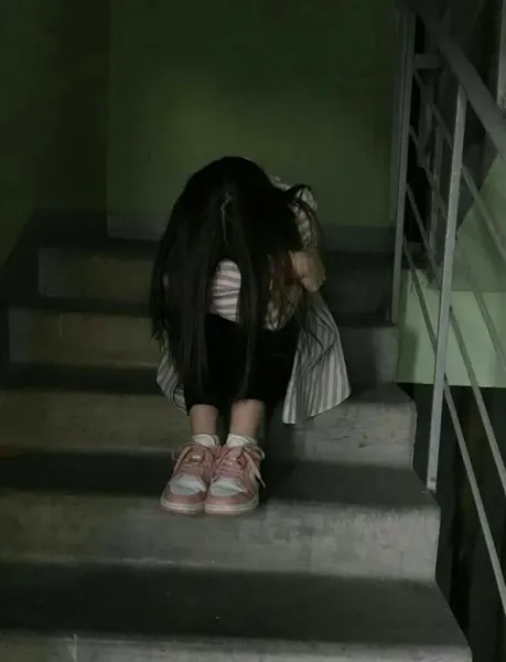  پروفایل دخترونه غمگین