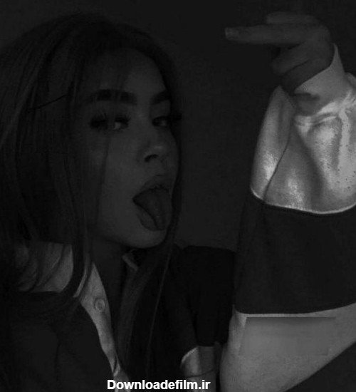  پروفایل دخترونه سیاه سفید با گوشی