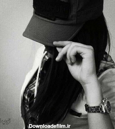  پروفایل دخترونه سیاه سفید با گوشی