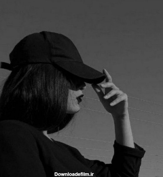  پروفایل دخترونه سیاه سفید با گوشی