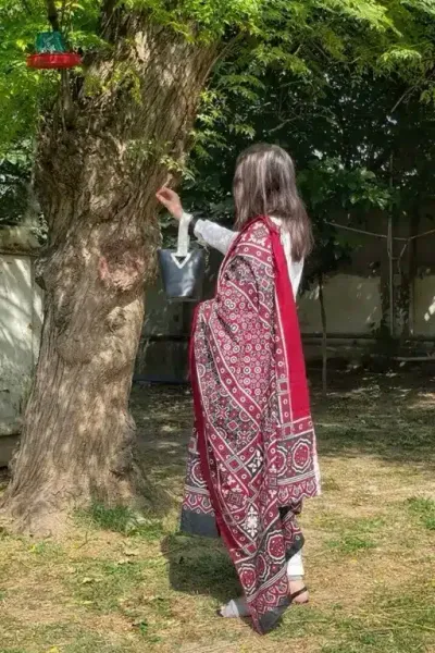  عکس دختر بلوچ ساده