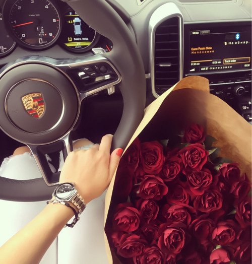  پروفایل دختر با ماشین