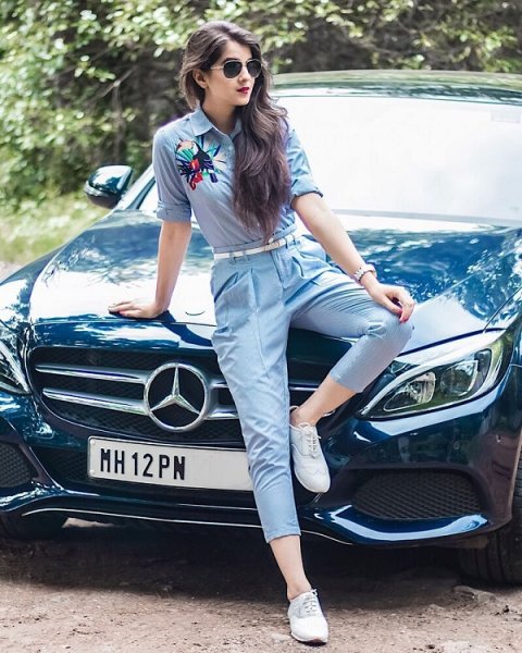  پروفایل دختر با ماشین