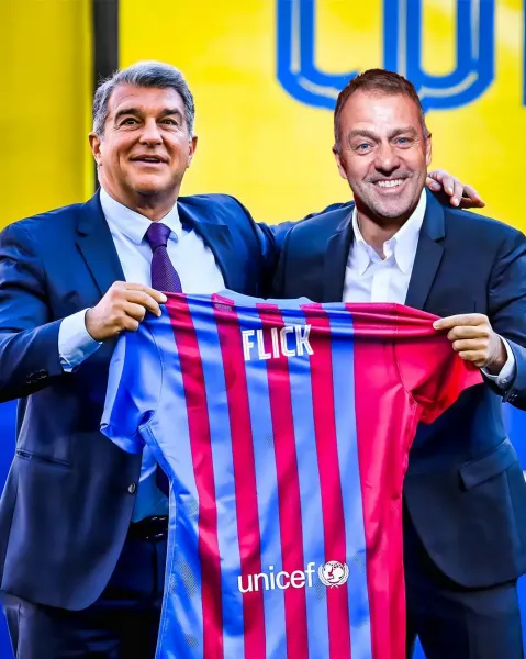  عکس بارسلونا با شیر