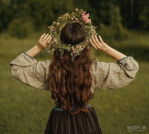  عکس دختر با گل نرگس برای پروفایل