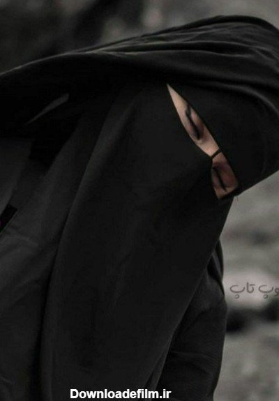  عکس گل نرگس در دست دختر چادری