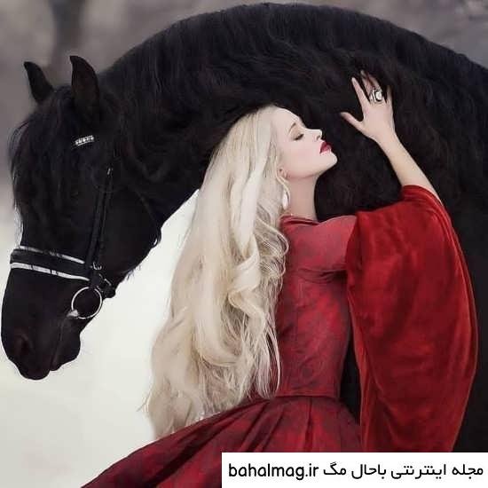 عکس پروفایل دختر با اسب سیاه