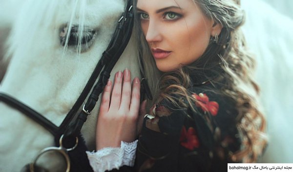  عکس پروفایل دختر با اسب سیاه