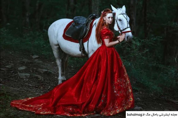  عکس پروفایل دختر با اسب سیاه