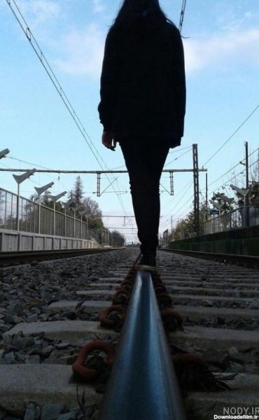  عکس پروفایل دختر پشت ب دوربین