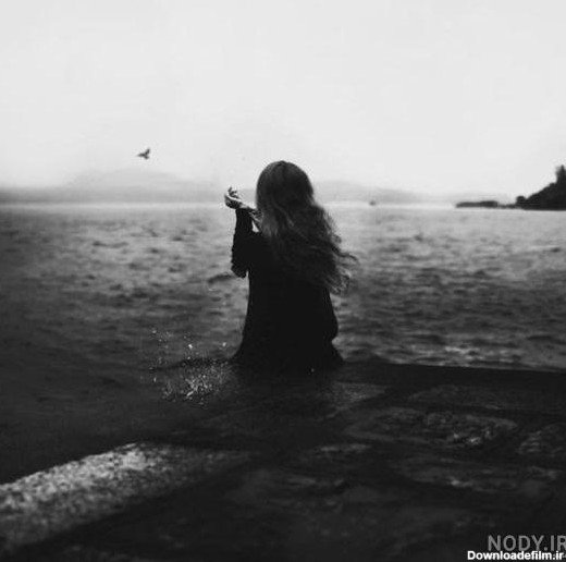  عکس پروفایل دختر پشت ب دوربین