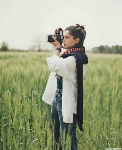  عکس دختر با دوربین عکاسی