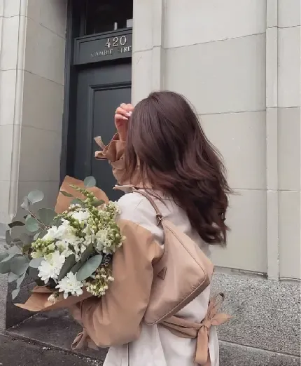 پروفایل تنهایی زن