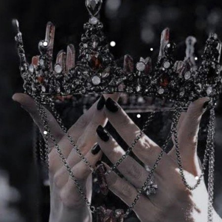  پروفایل دختر تاج دار