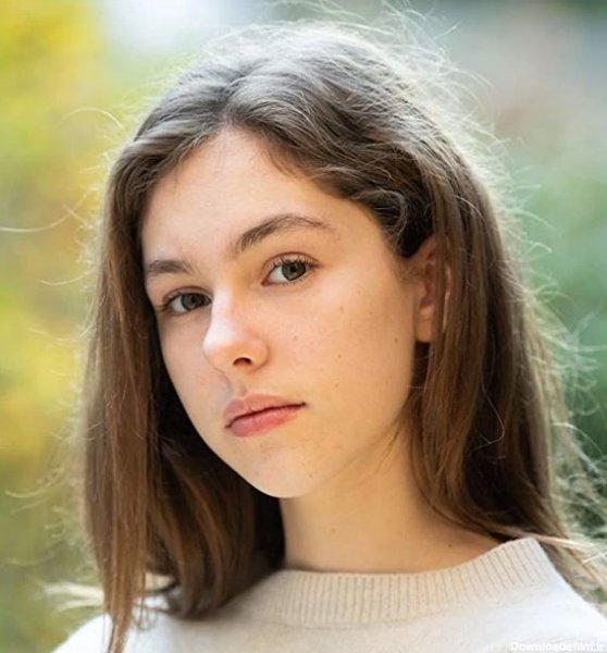  پروفایل دختر جوان