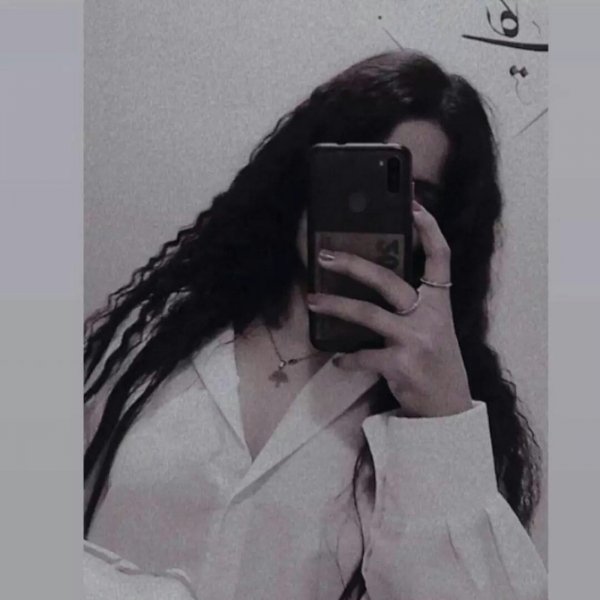  عکس فیک جلو اینه دخترانه