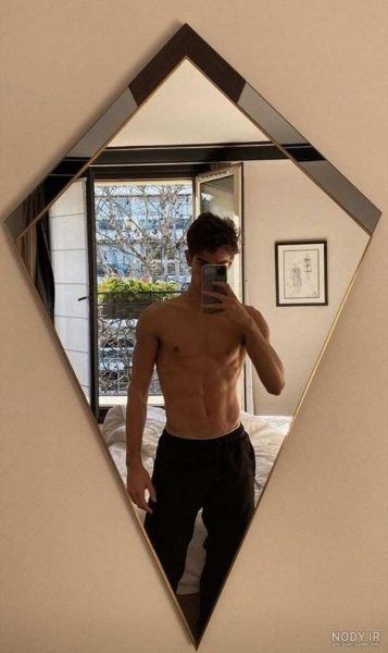  عکس جلو آینه پسرانه