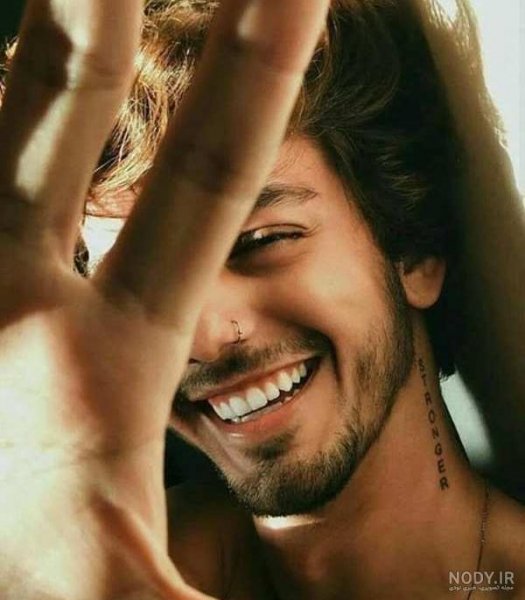  عکس جلو آینه پسرانه