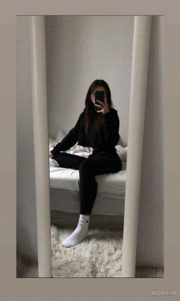  ژست عکس دونفره جلو آینه دخترانه