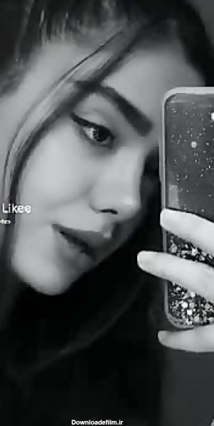  عکس دختر جلو اینه طبیعی