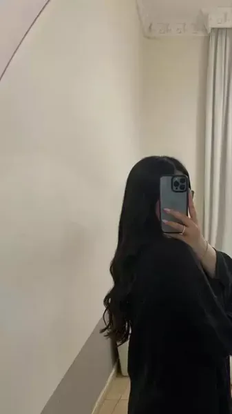  عکس دختر با گوشی ایفون برای پروفایل