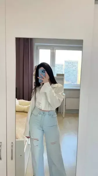  عکس دختر با گوشی ایفون برای پروفایل