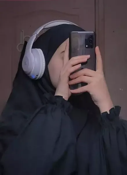  عکس دختر با گوشی سامسونگ برای پروفایل