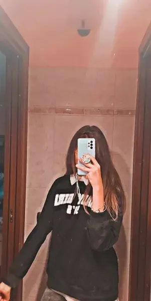  عکس دختر با گوشی سامسونگ برای پروفایل