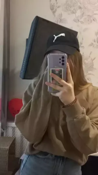  عکس دختر با گوشی سامسونگ برای پروفایل