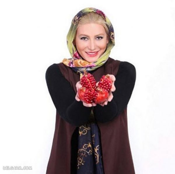  ژست عکس با میز یلدا