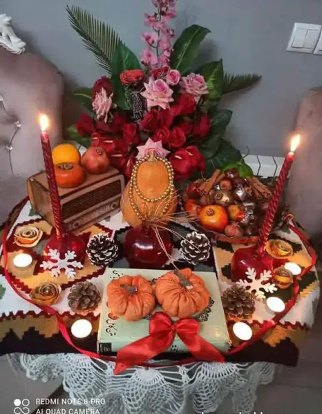  عکس تزیین میز شب یلدا ساده