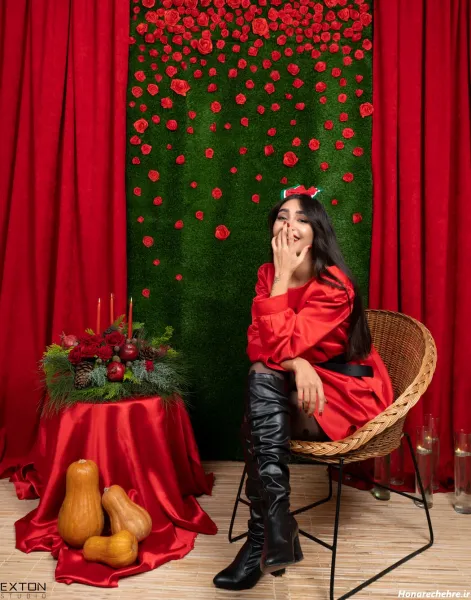  ژست عکس شب یلدا عاشقانه