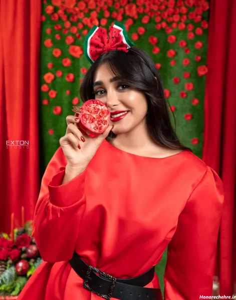  ژست عکس شب یلدا عاشقانه