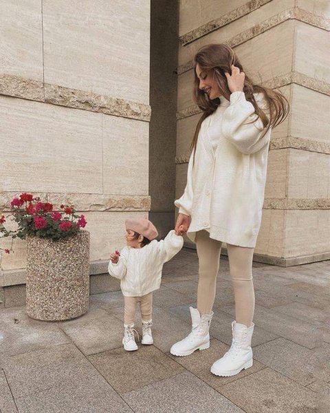  عکس مادر با فرزند در خانه