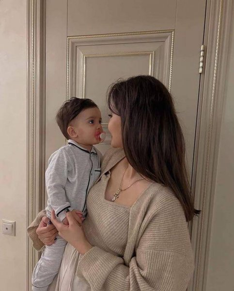  عکس مادر با فرزند در خانه