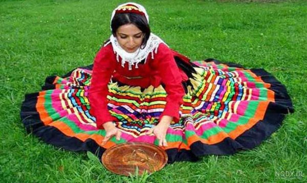  عکس مادر با لباس محلی ایران