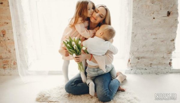  عکس مادر در طبیعت با کودک