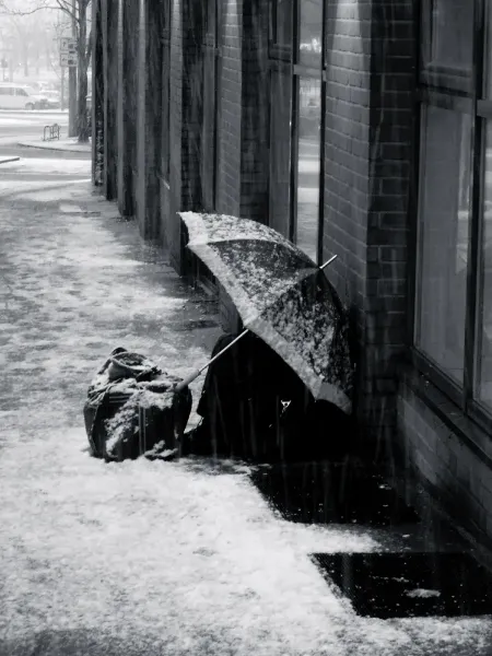  عکس دختر در بـرف برای پروفایل