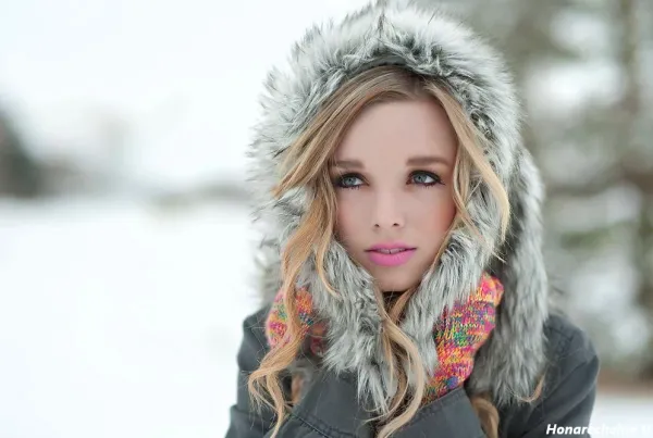 عکس دخـتر در برف زیبا