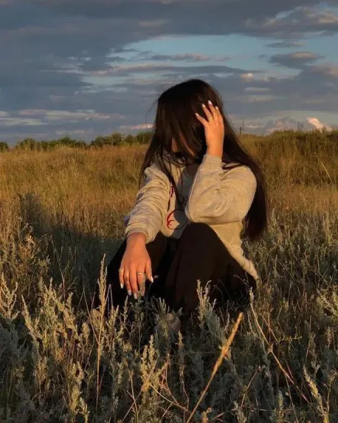  عـکس دخترونه شیک و باکلاس برای پـروفایل واتساپ جديد