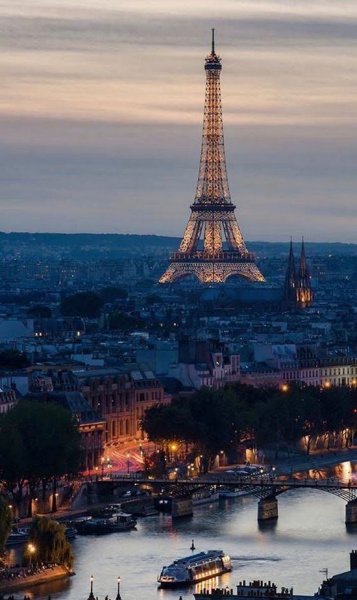  عکس برج ایفل در شب برای تصویر زمینه