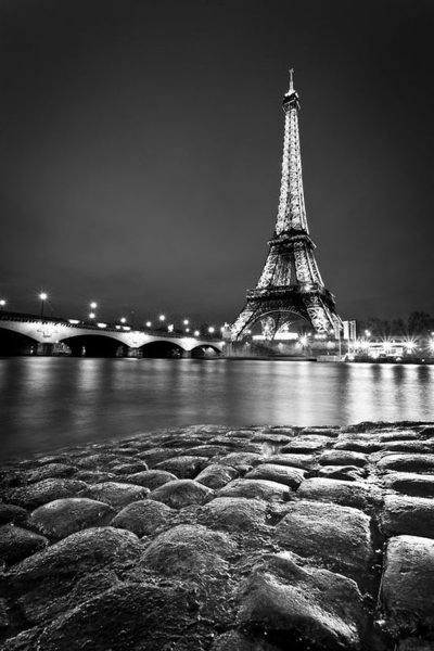  عکس برج ایفل در شب برای تصویر زمینه