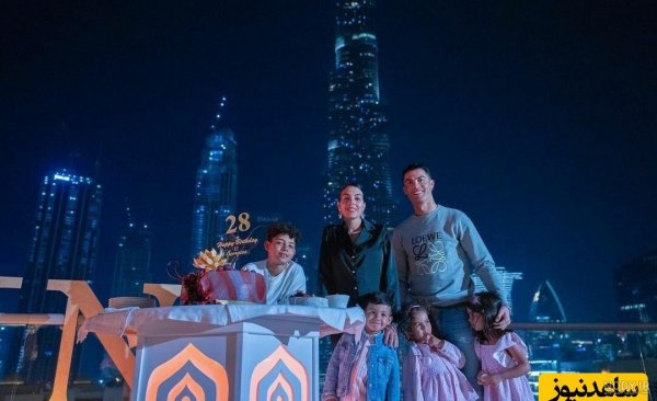 عکس جورجینا در ساحل