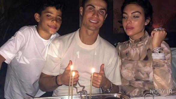 عکس جورجینا در ساحل