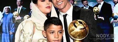 عکس جورجینا در ساحل